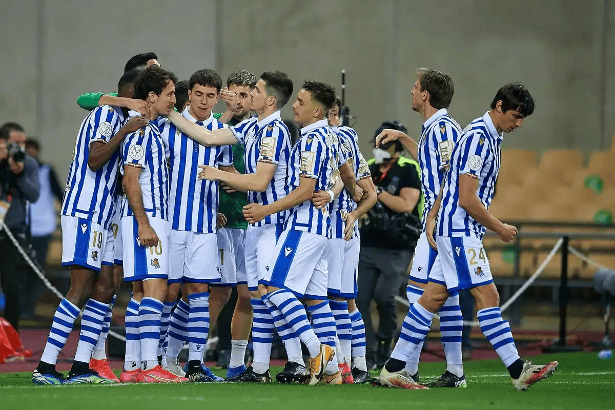 九游网页版 登录入口- 太狠了！上海海港扳平良机今夜多伦多猛龙备战国王杯，毕尔巴鄂竞技止住颓势