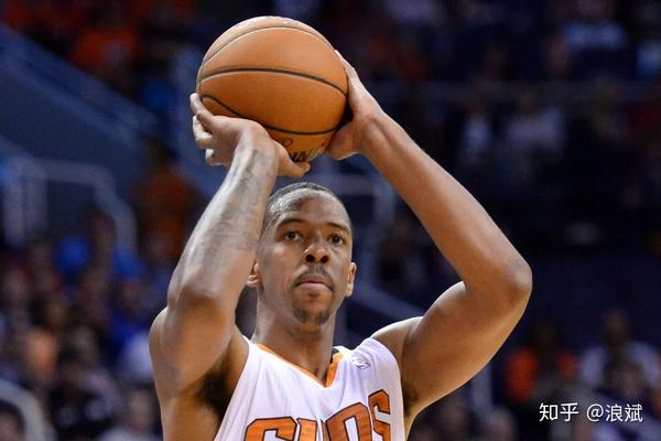 九游会J9登录入口网页版/手机版- 尼克杨抢断队友绝杀 